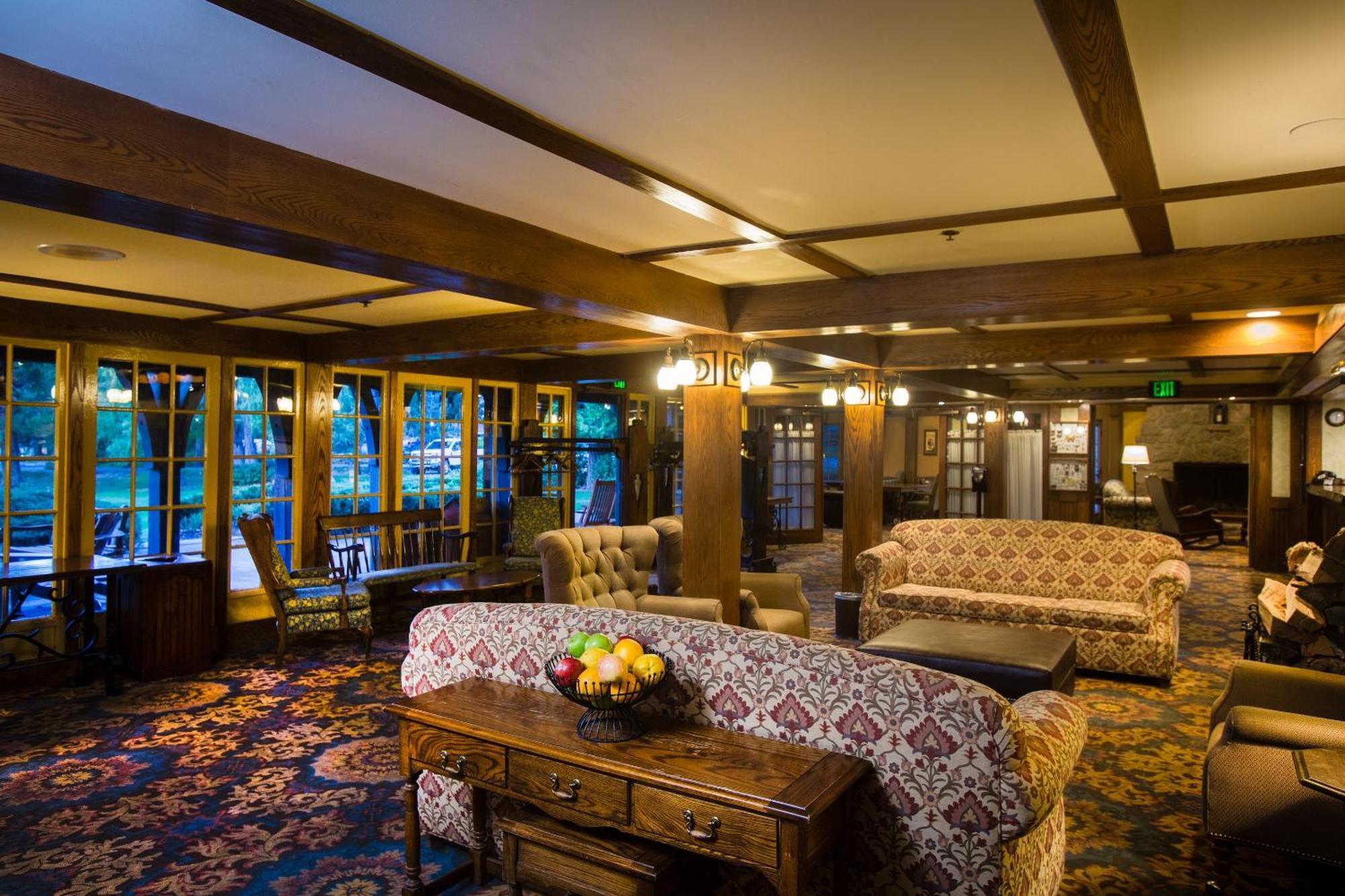 Ucla Lake Arrowhead Lodge Exterior photo