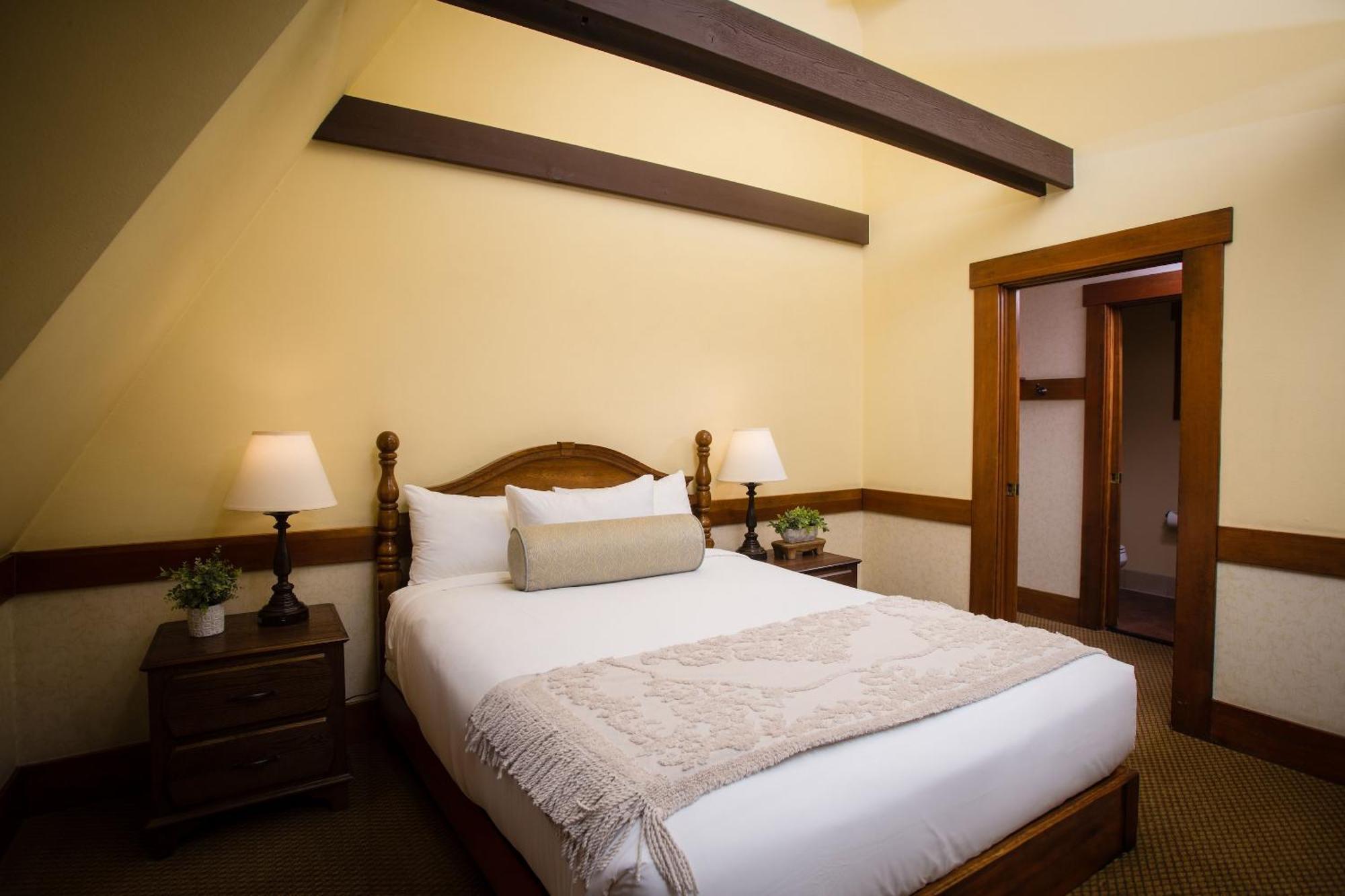 Ucla Lake Arrowhead Lodge Room photo